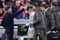 Xabi Alonso đã ‘buông giáp’ quy hàng?